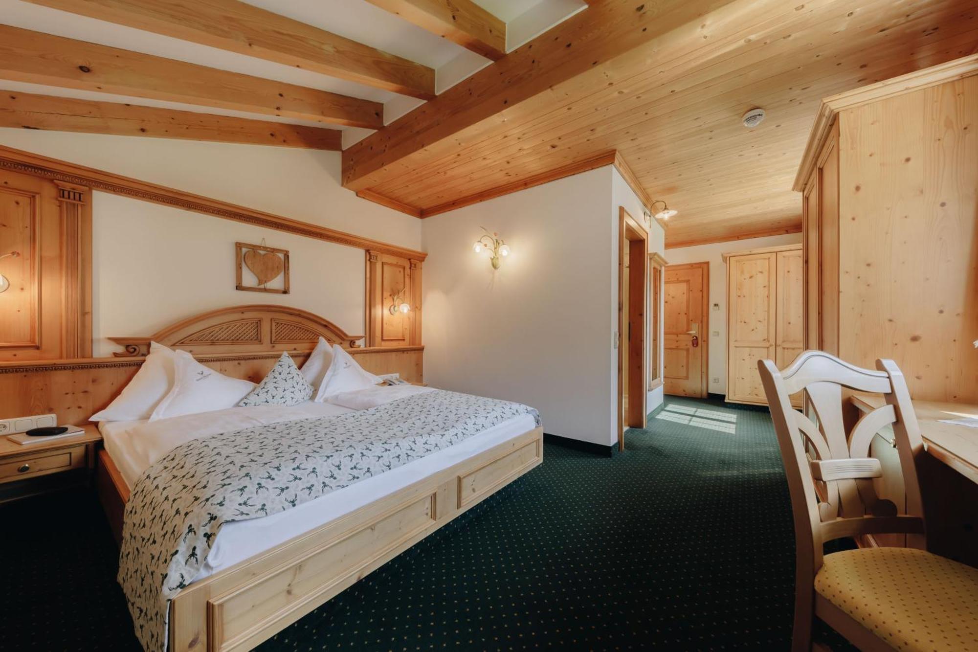 Hotel Hirschen Silbertal Kültér fotó
